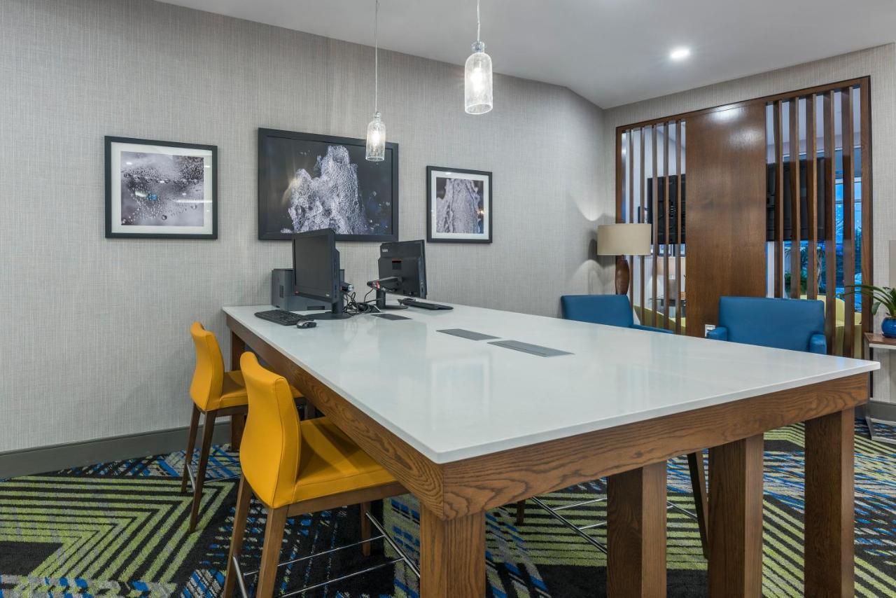 Holiday Inn Express & Suites Moncton By Ihg מראה חיצוני תמונה